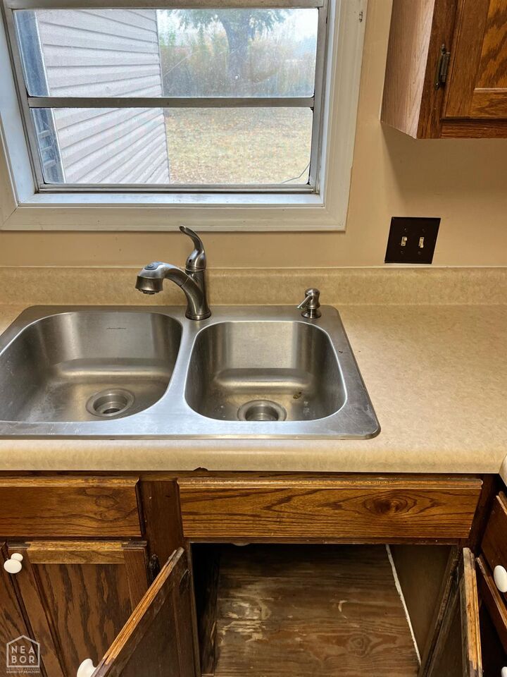 Property Photo:  1320 N Lee Circle  AR 72315