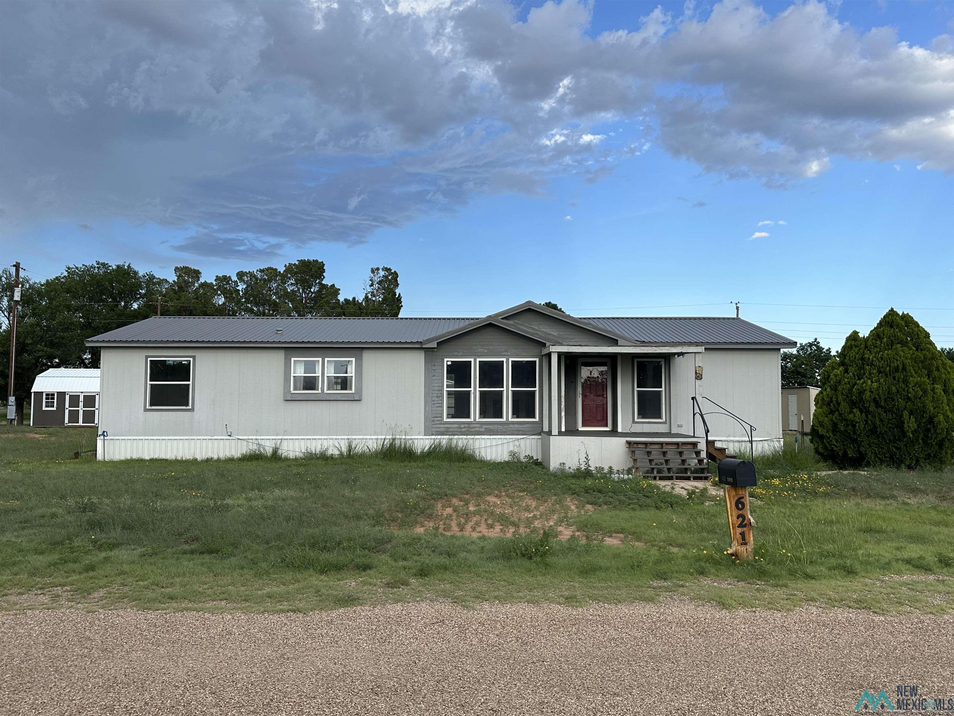 Property Photo:  621 N 9th Street  NM 88124 
