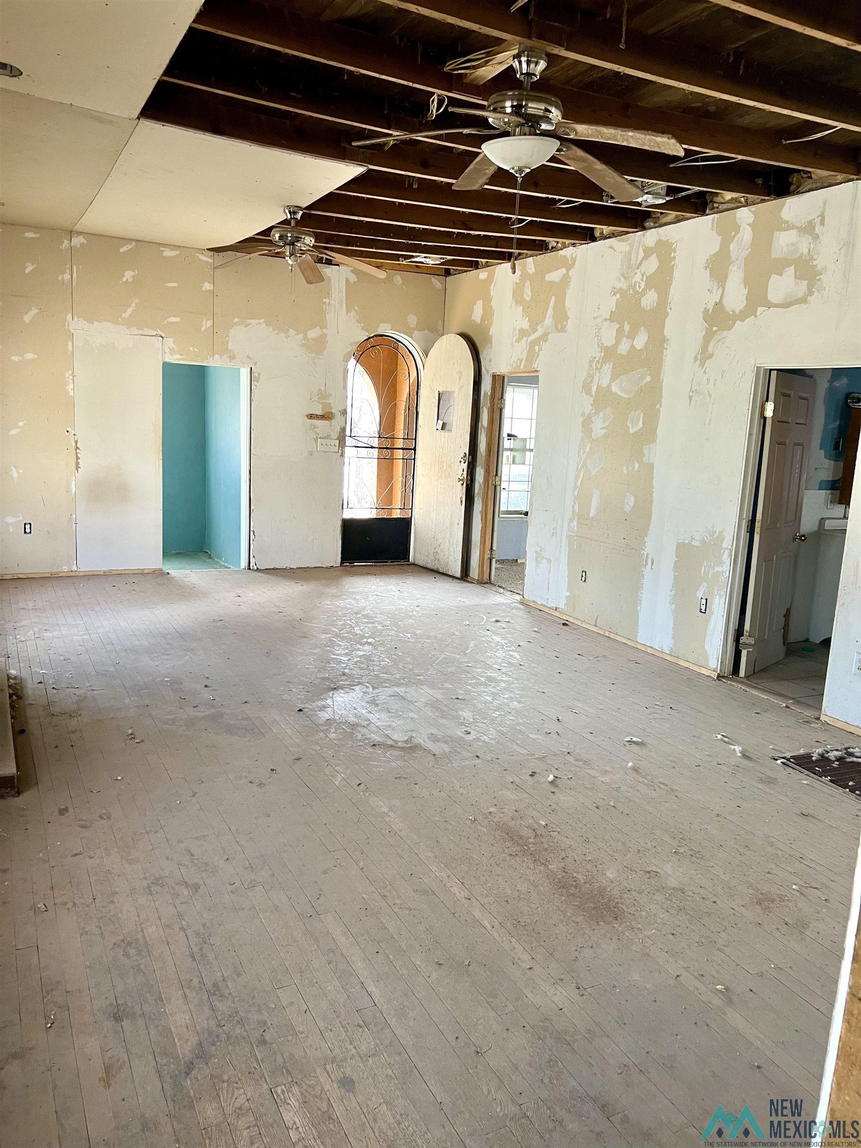 Property Photo:  511 N Halagueno Street  NM 88220 
