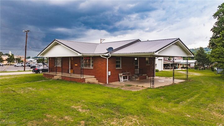 1722 Washington Boulevard  Belpre OH 45714 photo