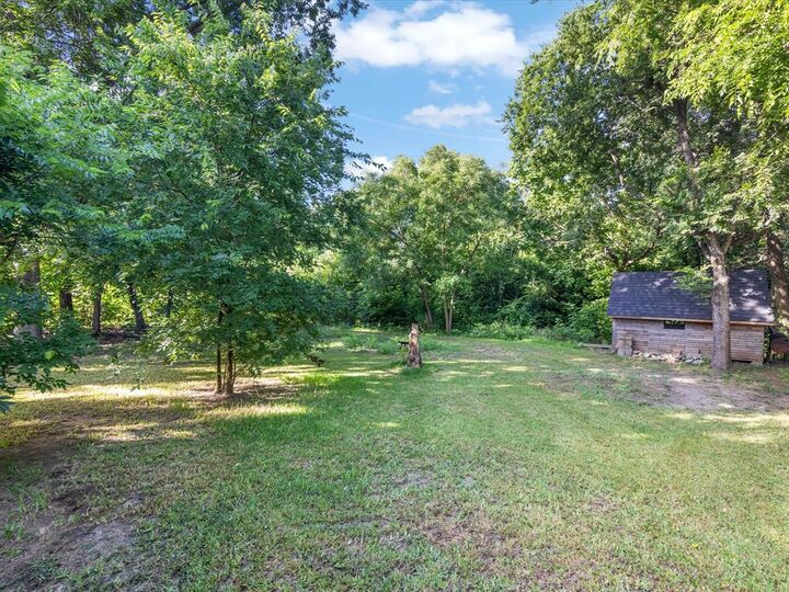 Property Photo: 129 Hurst Circle TX 75125