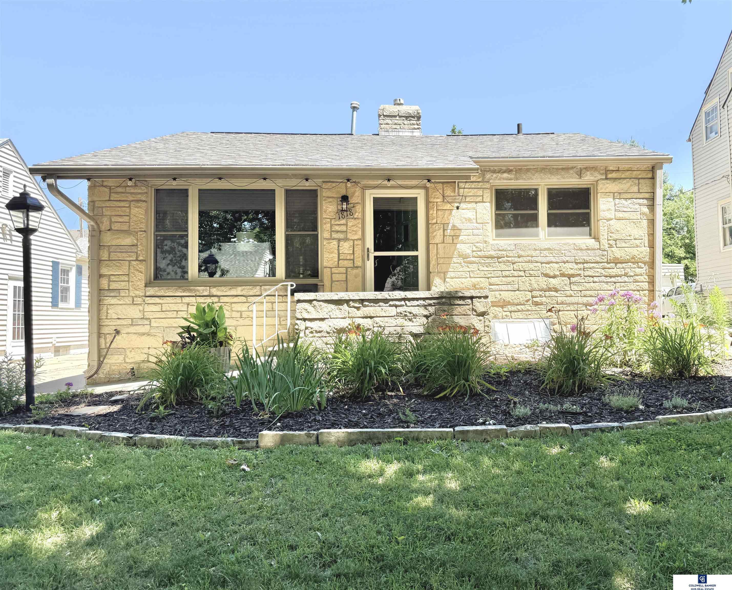 Property Photo: 1818 Jefferson Avenue NE 68502