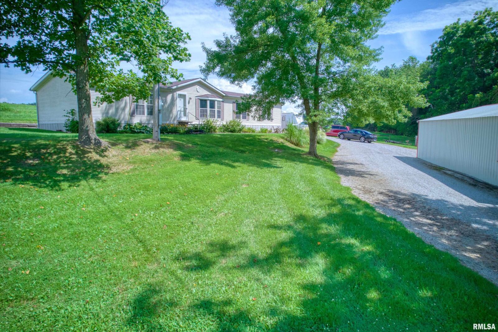 Property Photo:  8 Private Road  IL 62907 