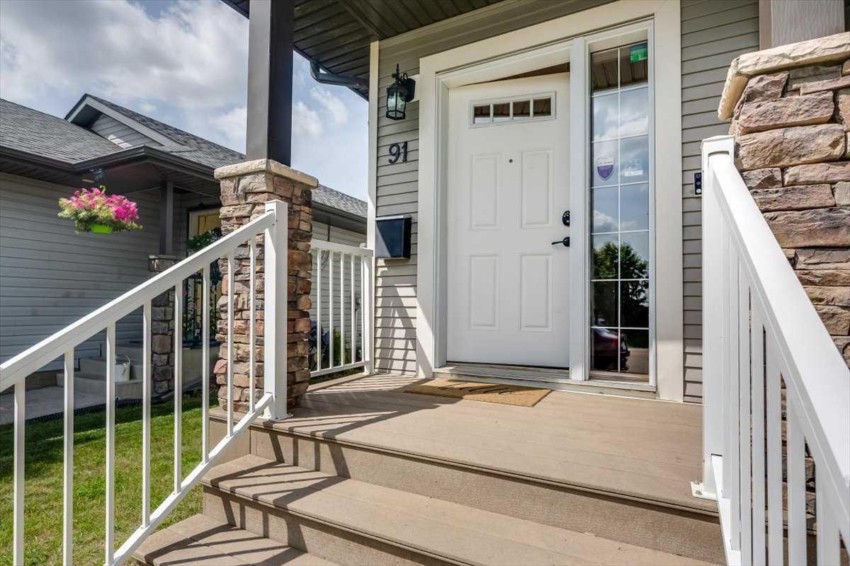 Property Photo:  91 Cooper Close  AB T4P 0G7 