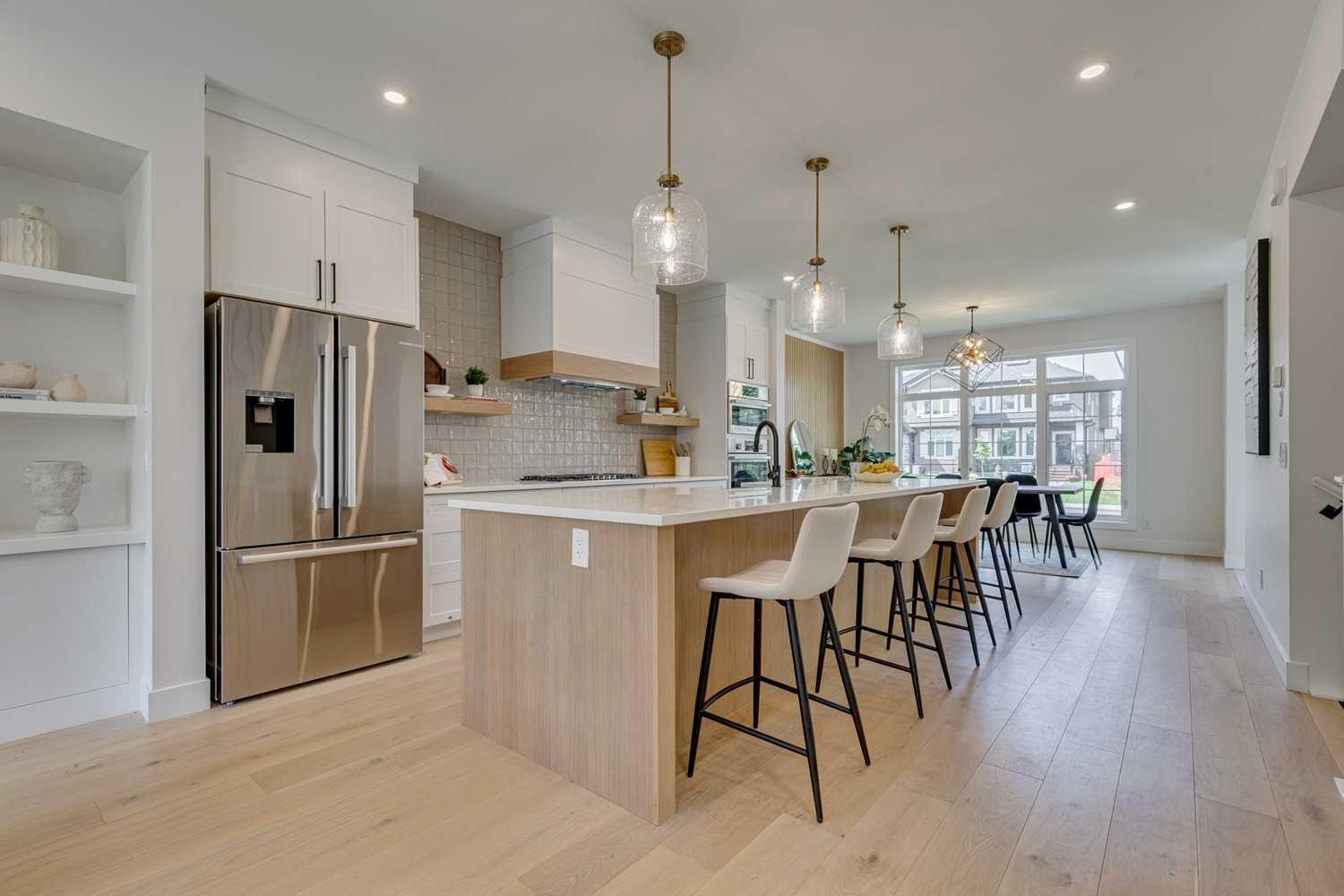 Property Photo:  3727 Richmond Road SW  AB T3E 4P1 