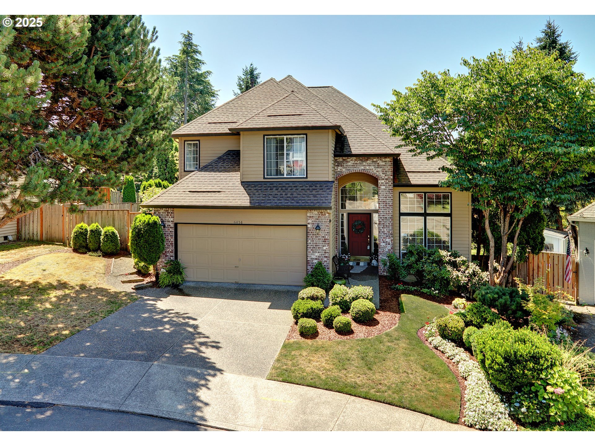 Property Photo:  6414 SW Ash Creek Dr  OR 97219 