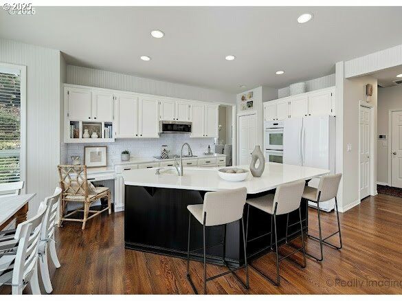 Property Photo: 6414 SW Ash Creek Dr OR 97219