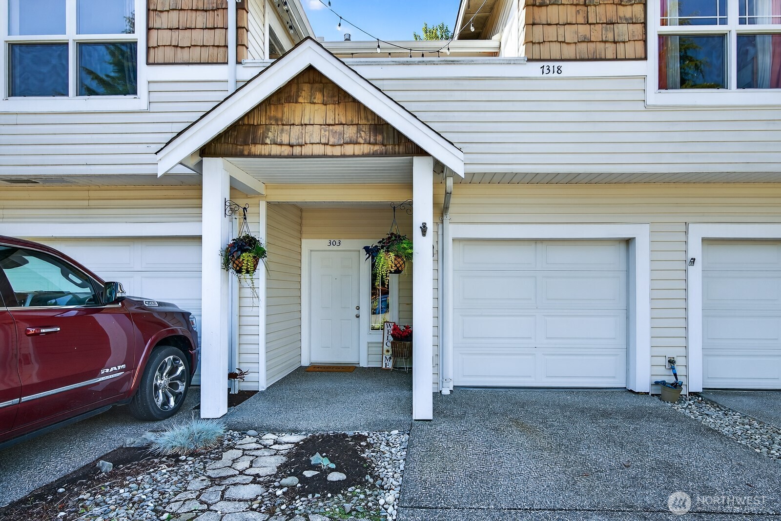 Property Photo: 7318 Centerville Court 303 WA 98292