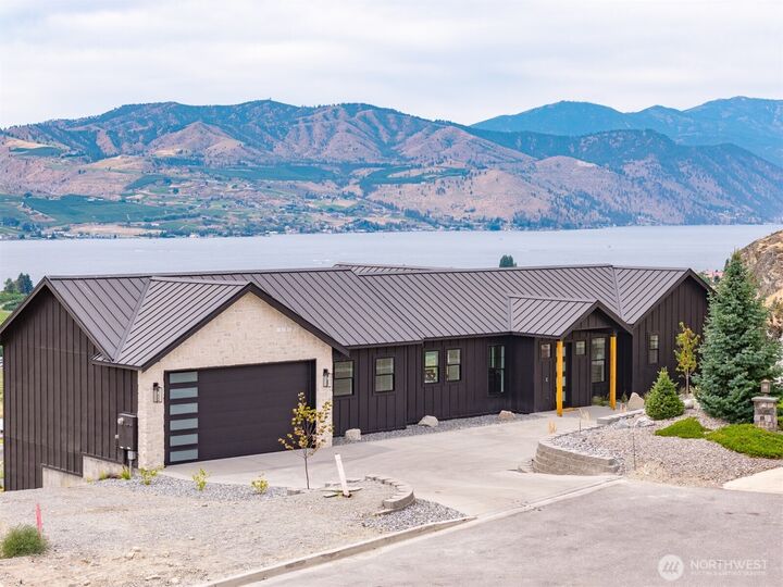 Property Photo:  134  Hillcrest Place  WA 98816 