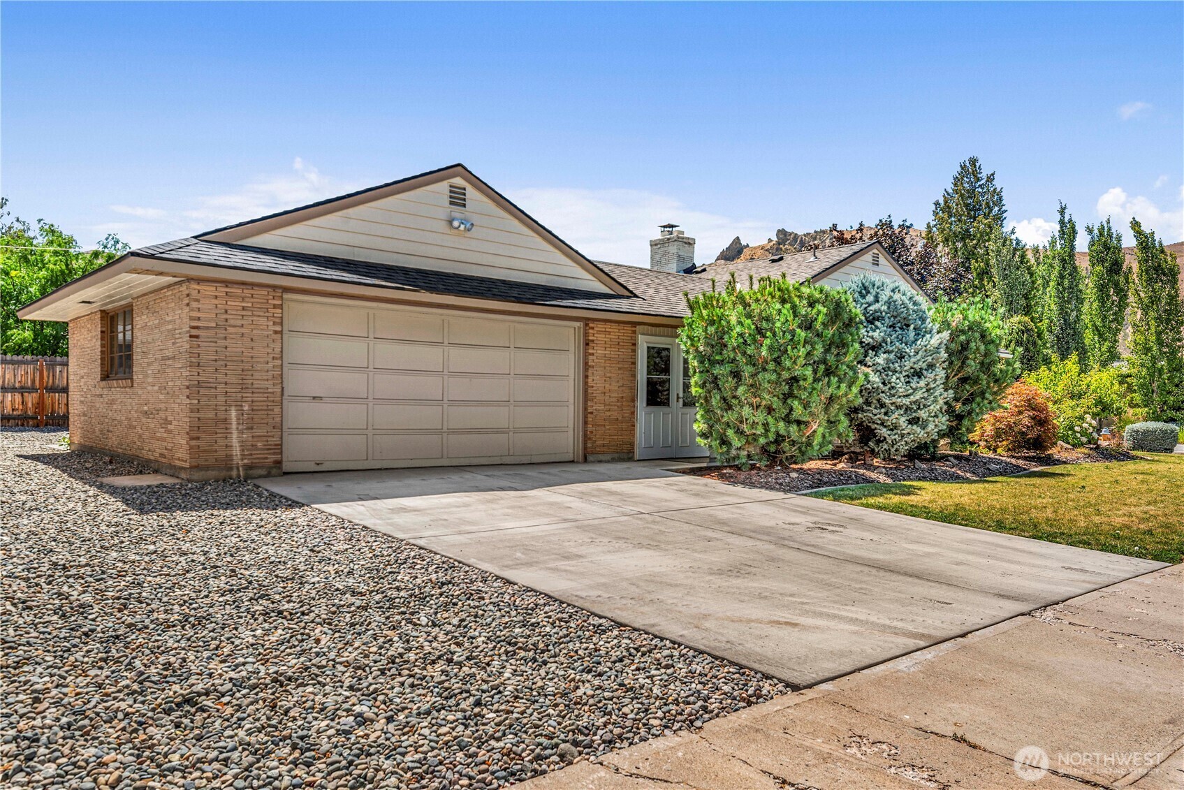 Property Photo:  1101  Fuller Street  WA 98801 