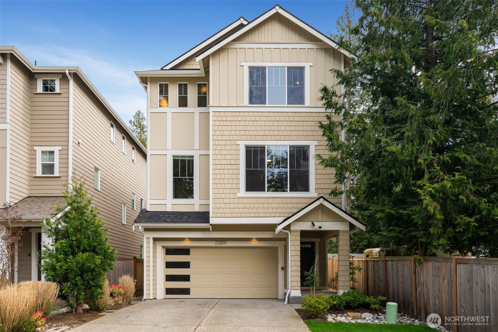 23205  89th Ave  W 8  Edmonds WA 98026 photo