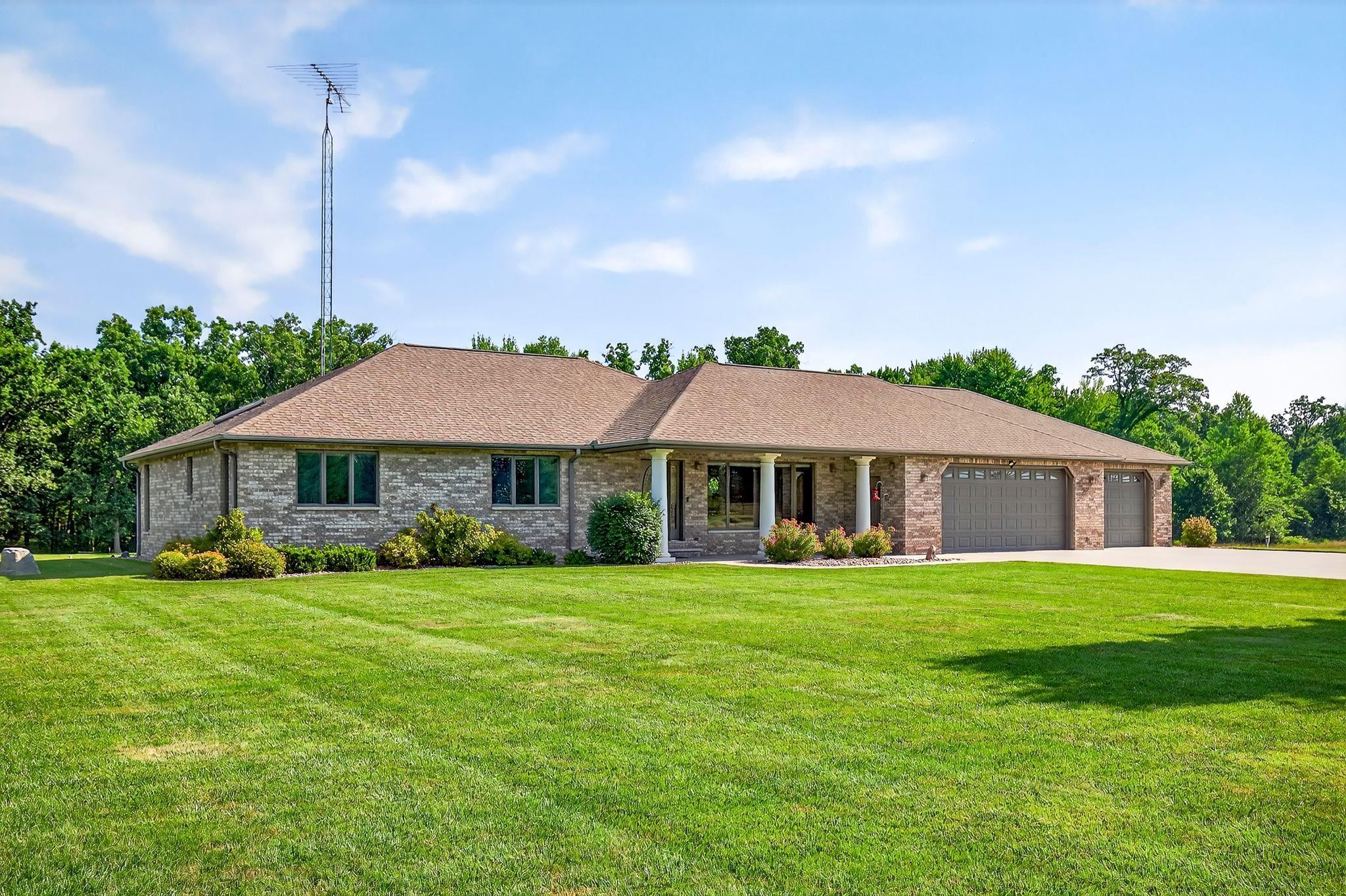 Property Photo:  N1180 County Road Ee  WI 54970 