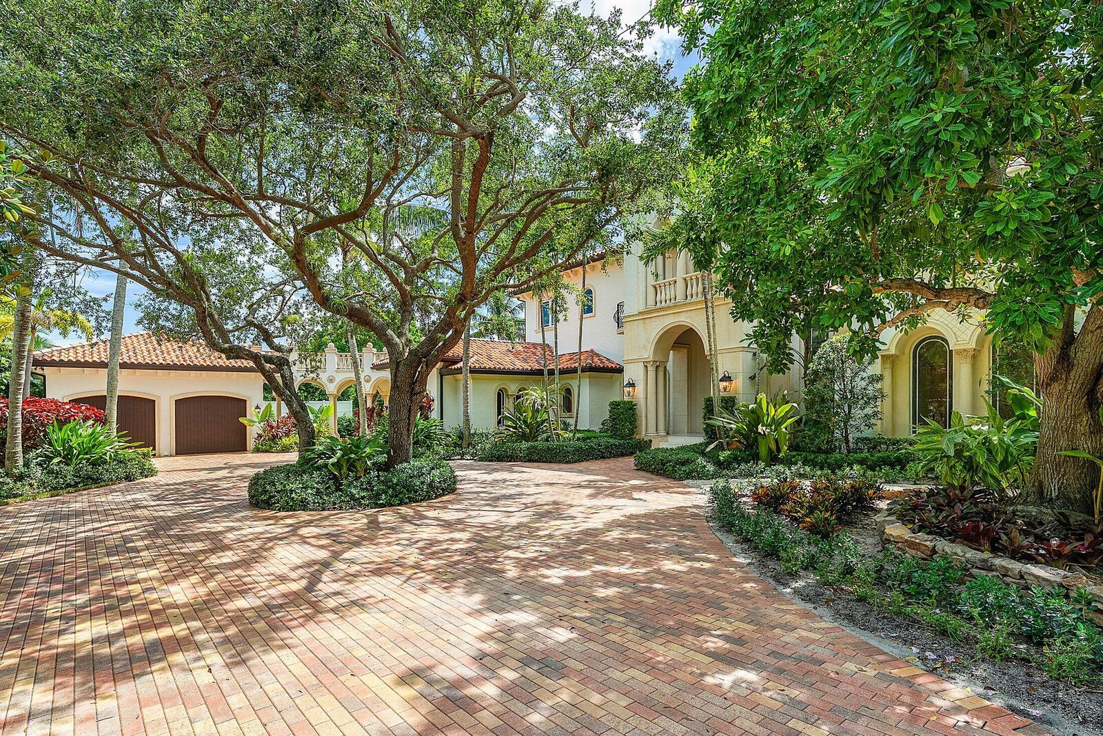 Property Photo: 2002 NW 4th Avenue FL 33444