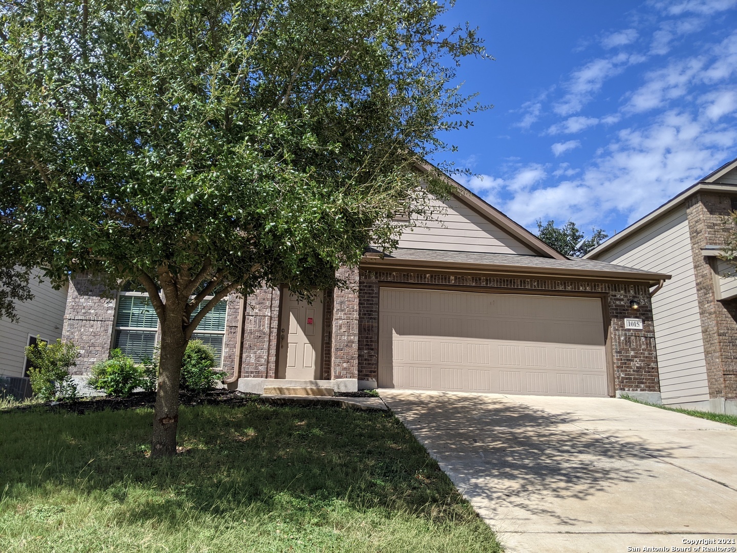 Property Photo: 1015 Horn Run TX 78245