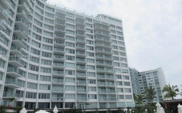Property Photo: 1100 West Ave 703 FL 33139