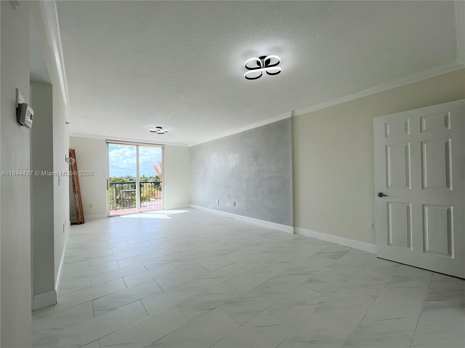 Property Photo: 8888 Collins Ave 308 FL 33154