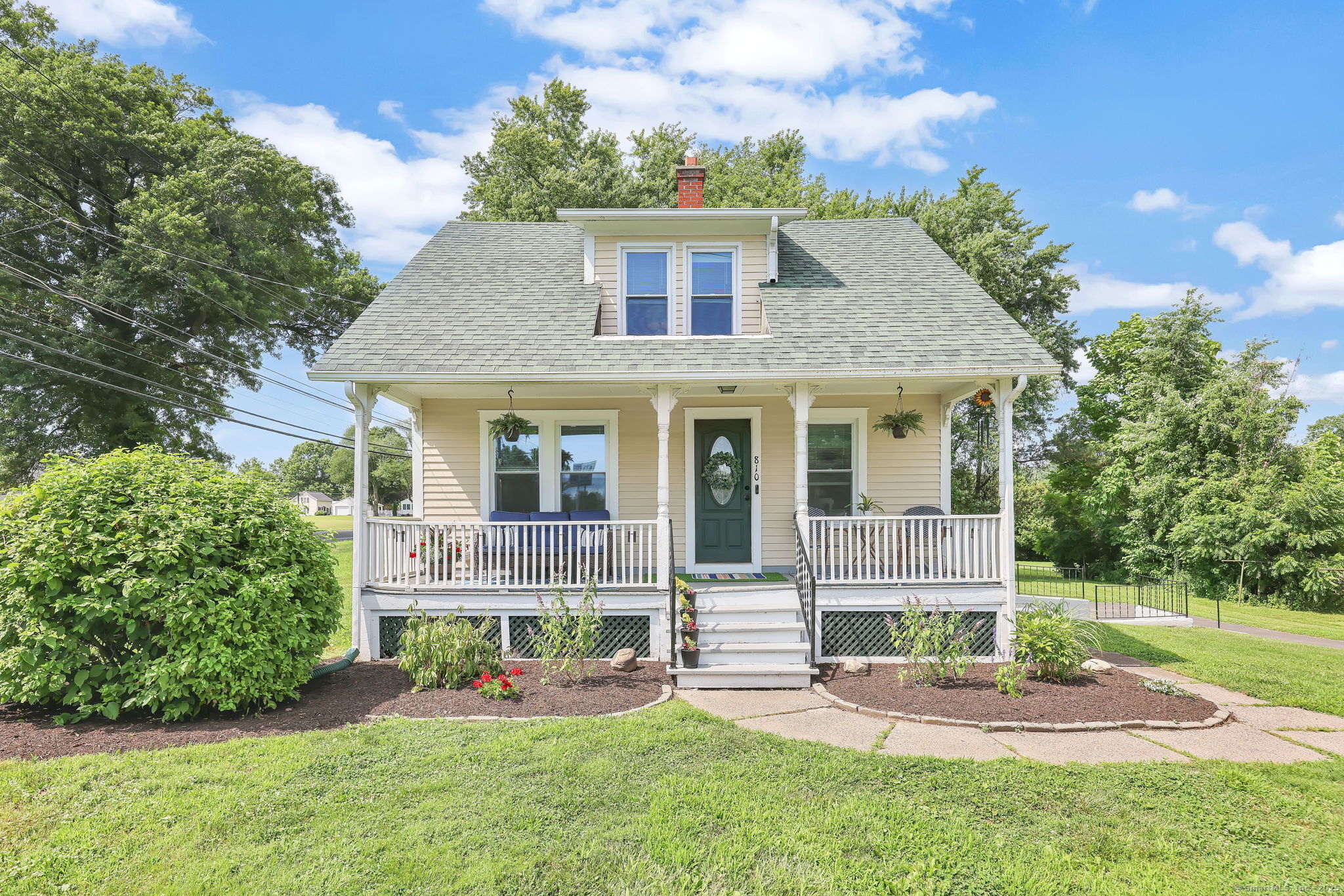 Property Photo: 810 Thompsonville Road CT 06078