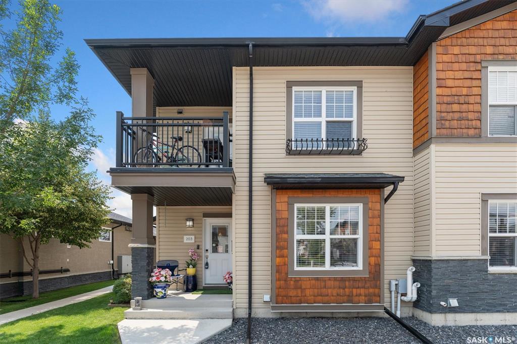 Property Photo: 1015 Patrick Crescent 203 SK S7W 0M1