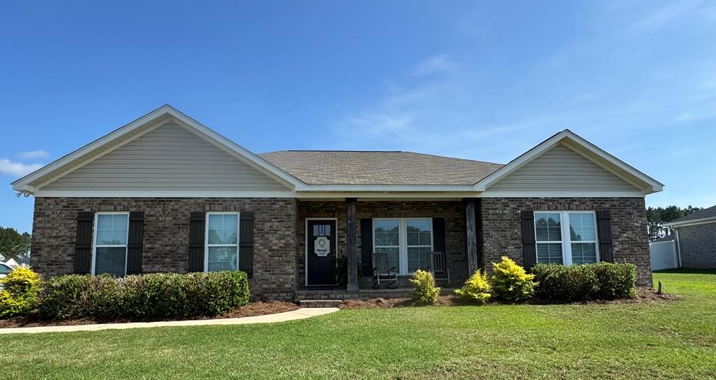 Property Photo: 266 Firefly Court AL 36301