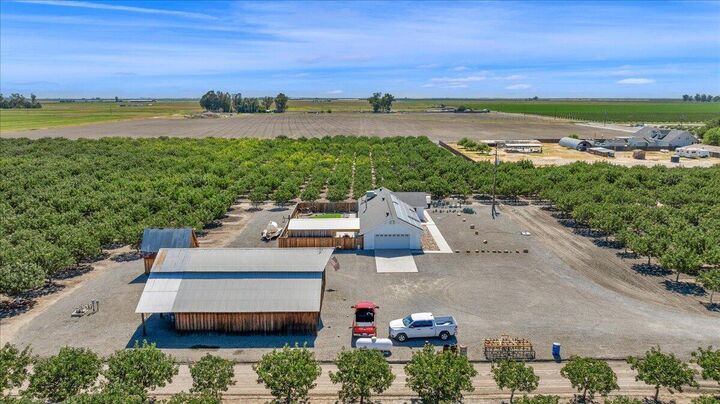 Property Photo: 18356 Lansing Avenue CA 93245