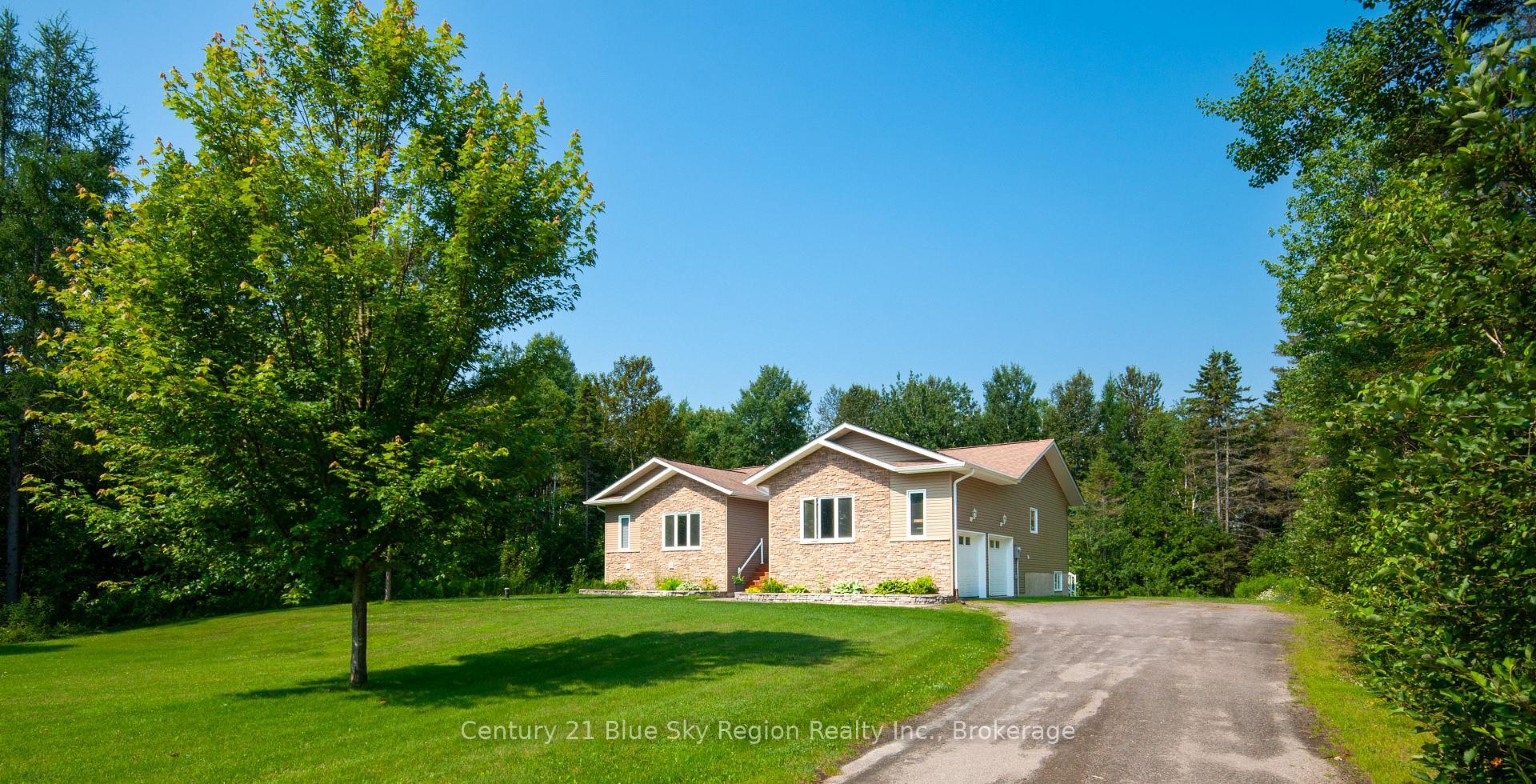 Property Photo:  805 Evansville Drive  ON P2B 2K5 