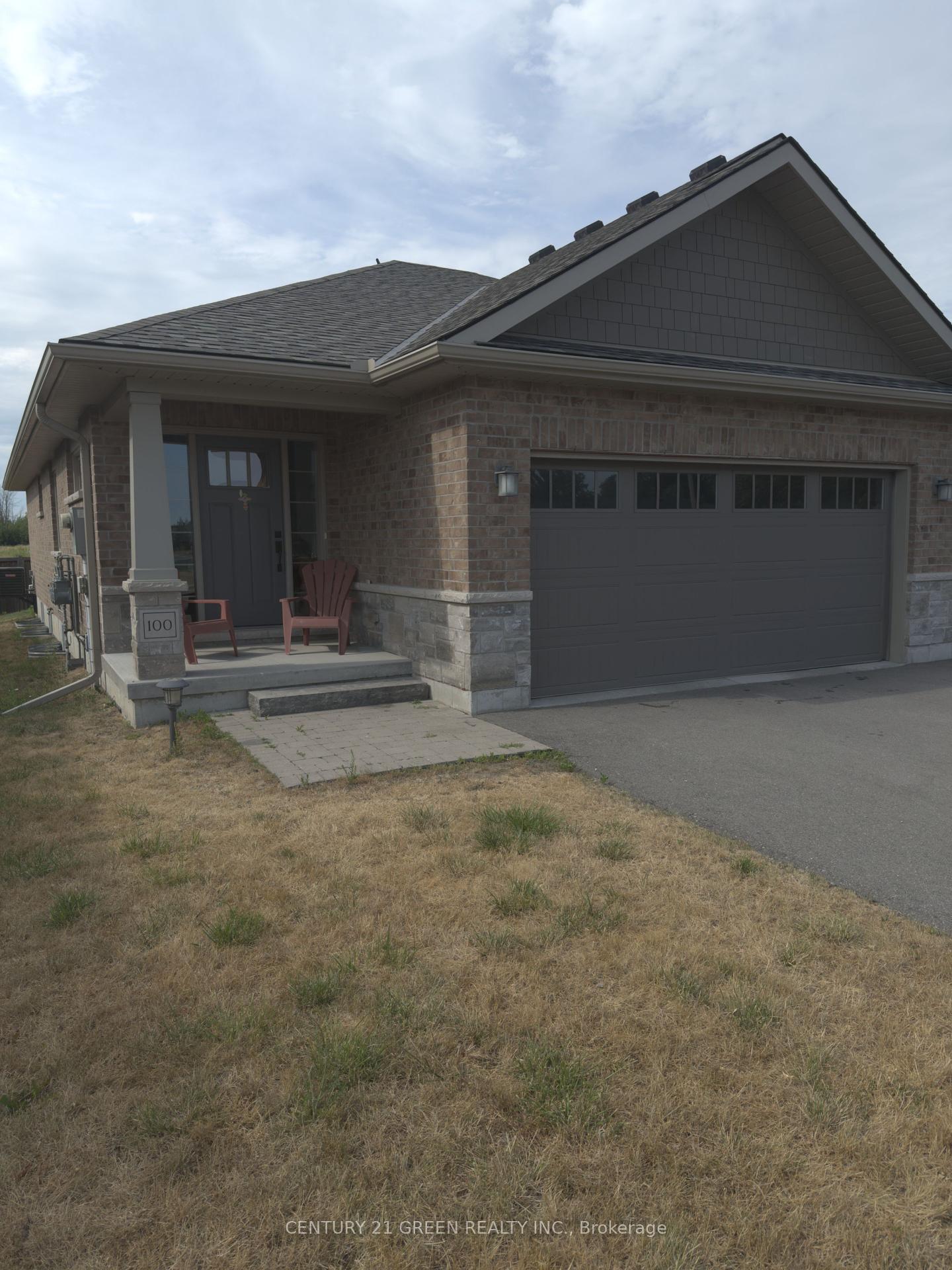 Property Photo: 100 Spruce Gardens Court ON K8N 0B5