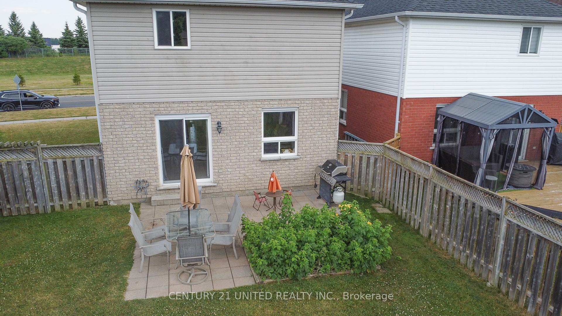 Photo de la propriété: 351 Spillsbury Drive ON K9K 2N6