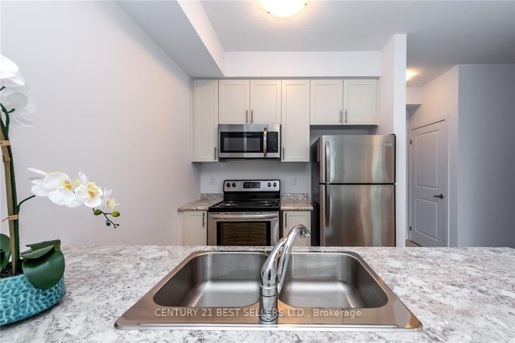 Property Photo: 125 Shoreview Place 208 ON L8E 0K3