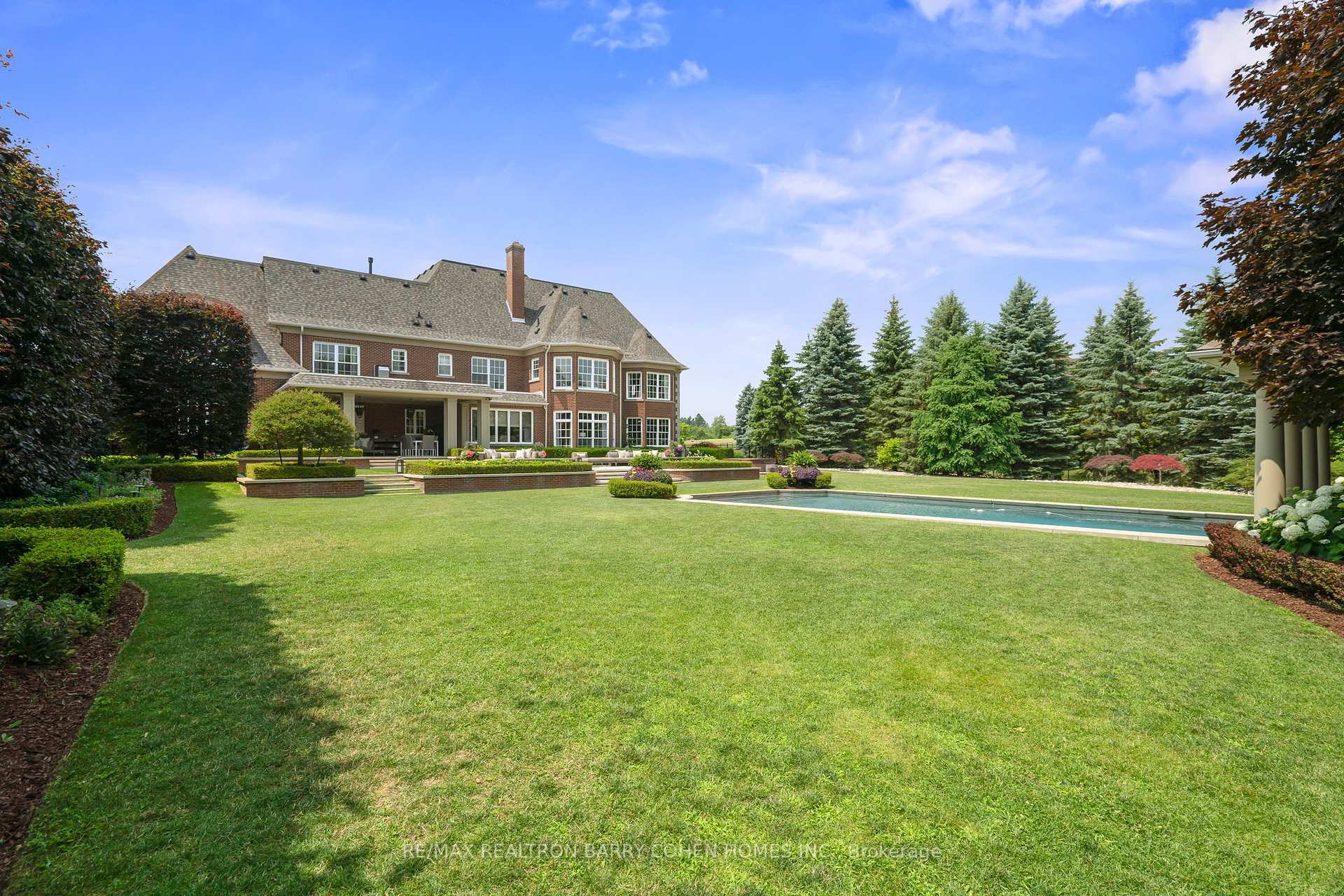 Property Photo: 91 Fairfield Drive ON L7B 1L9