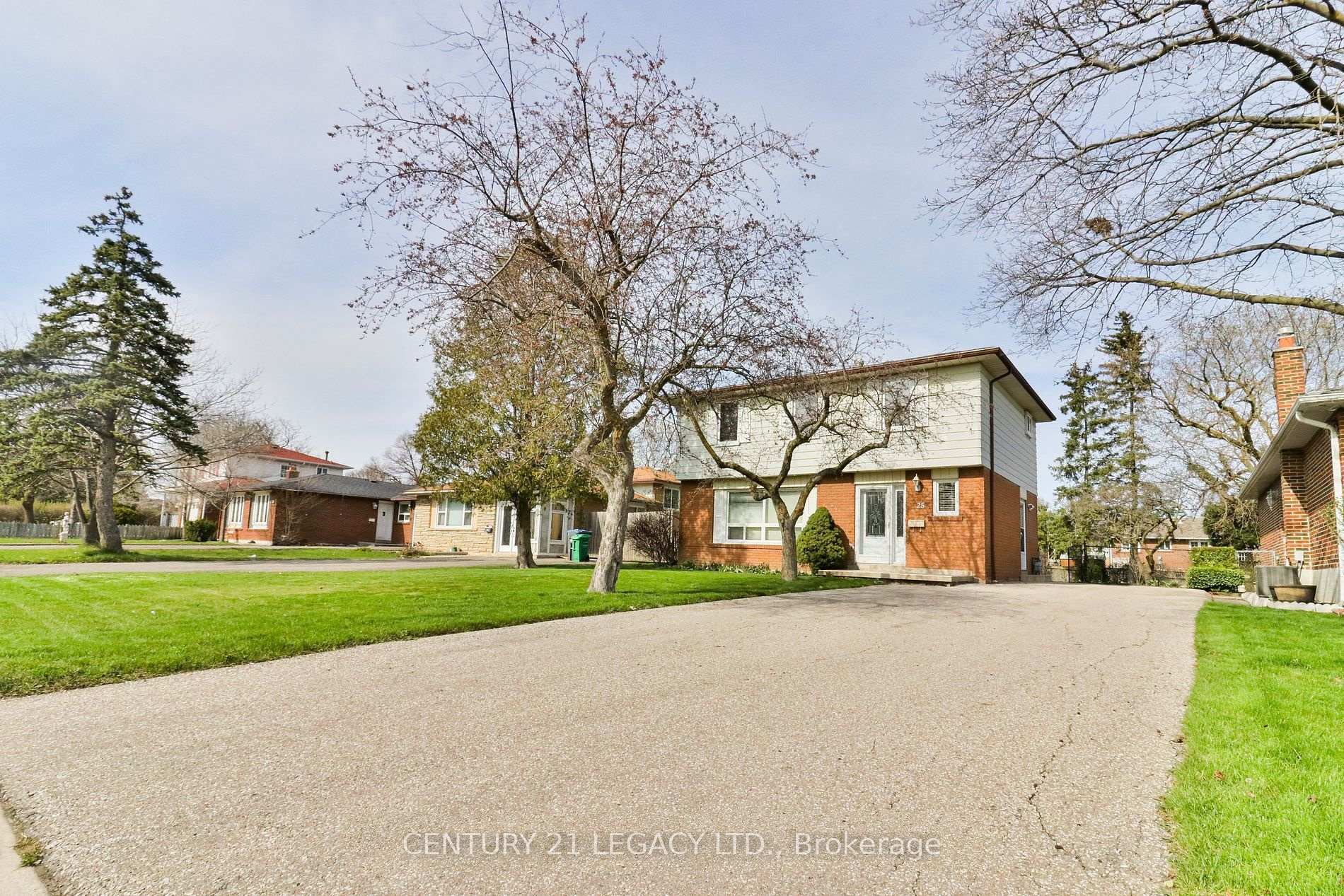 25 Edenborough Drive (Upper)  Brampton ON L6T 3A2 photo