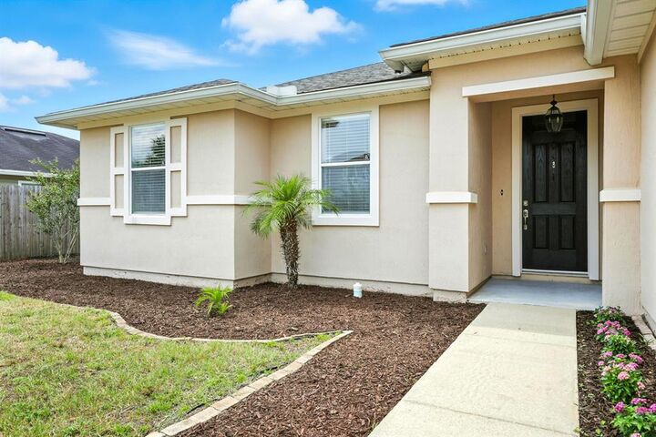 Property Photo: 76073 Long Pond Loop FL 32097