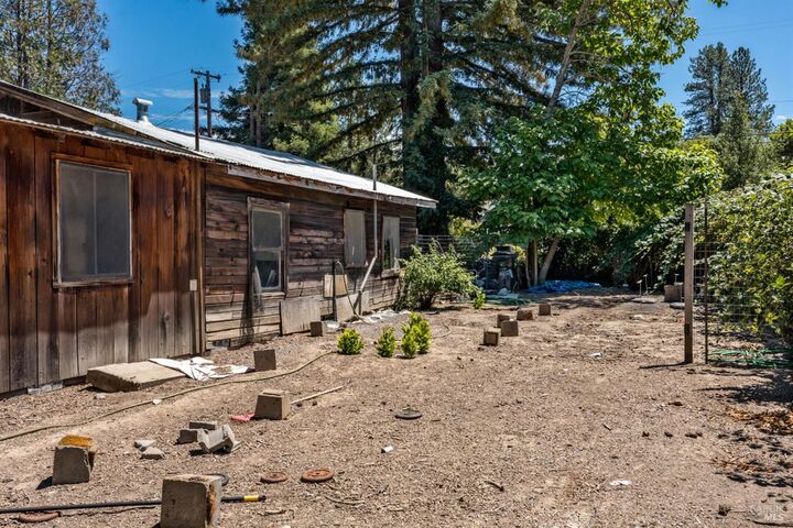 Property Photo: 454 Della Avenue CA 95490
