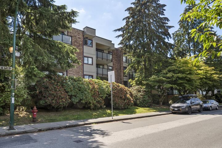 Property Photo: 1066 E 8th Avenue 302 BC V5T 1T9