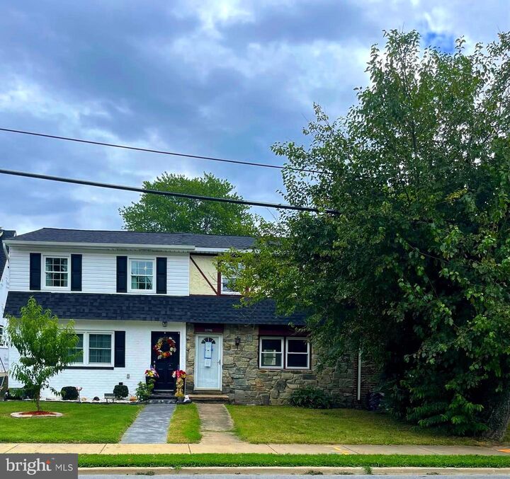 Property Photo:  22798 Lawrence Avenue  MD 20650 