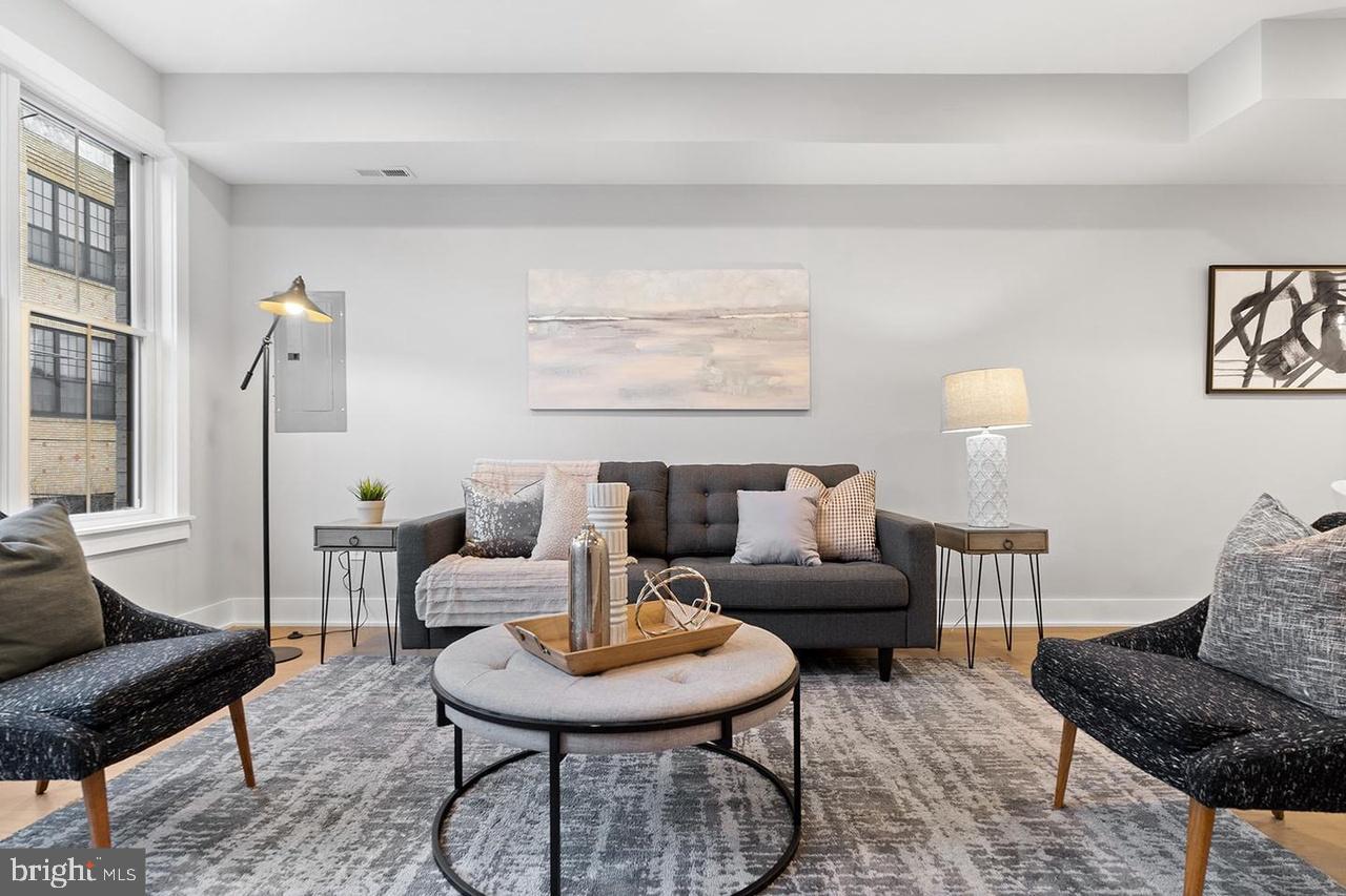Property Photo:  1316 E Passyunk Avenue B  PA 19147 