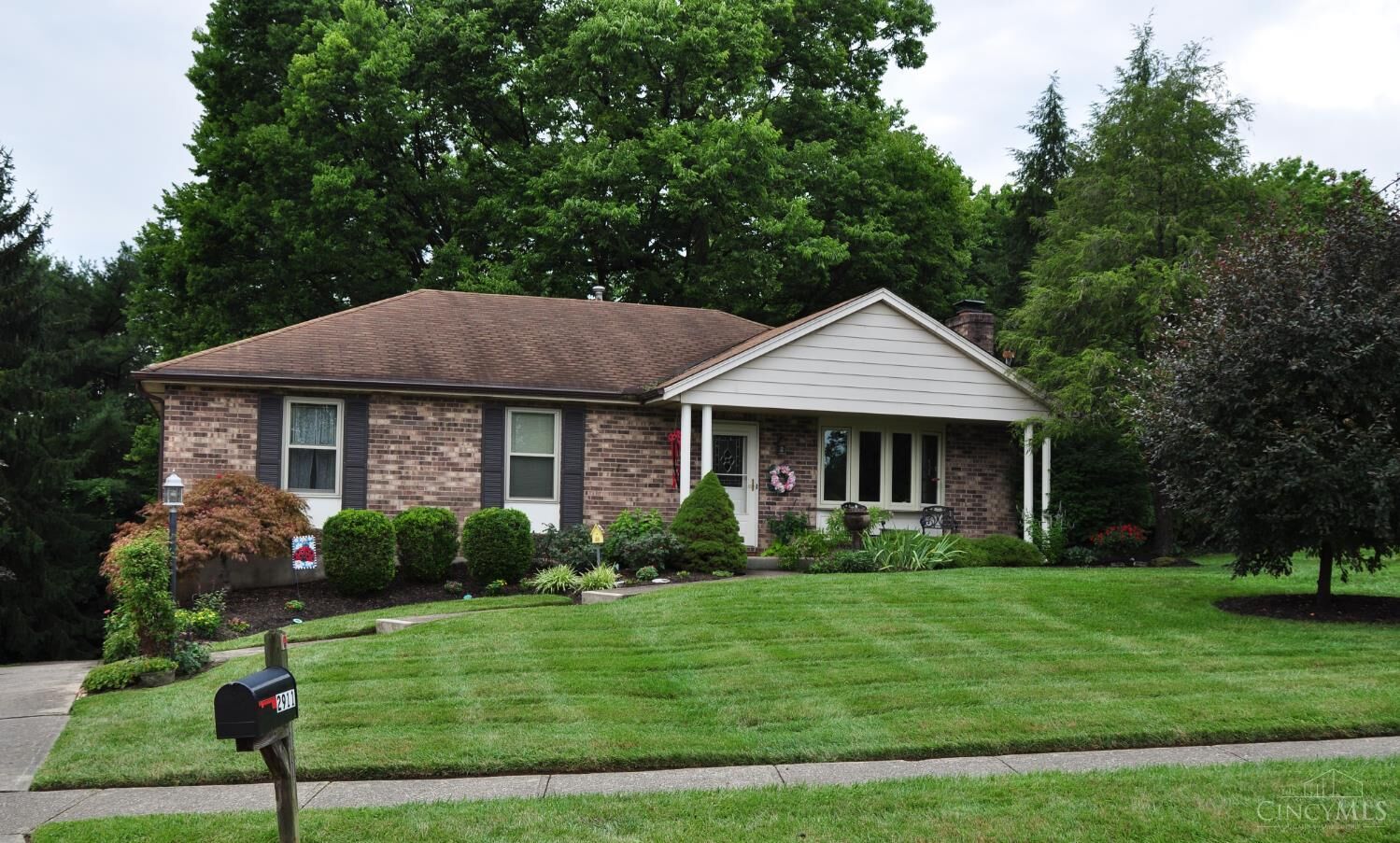 Property Photo:  2911 Timberview Drive  OH 45211 
