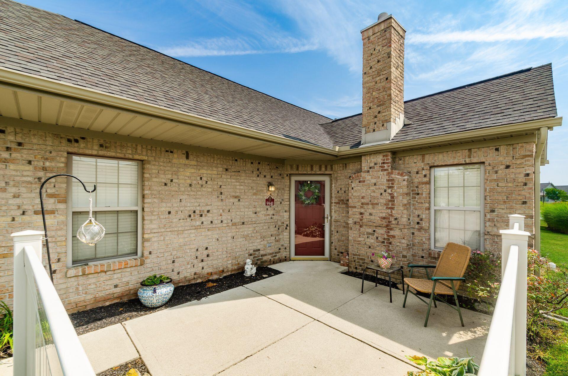 Property Photo: 5941 Landings Pond Place OH 43123