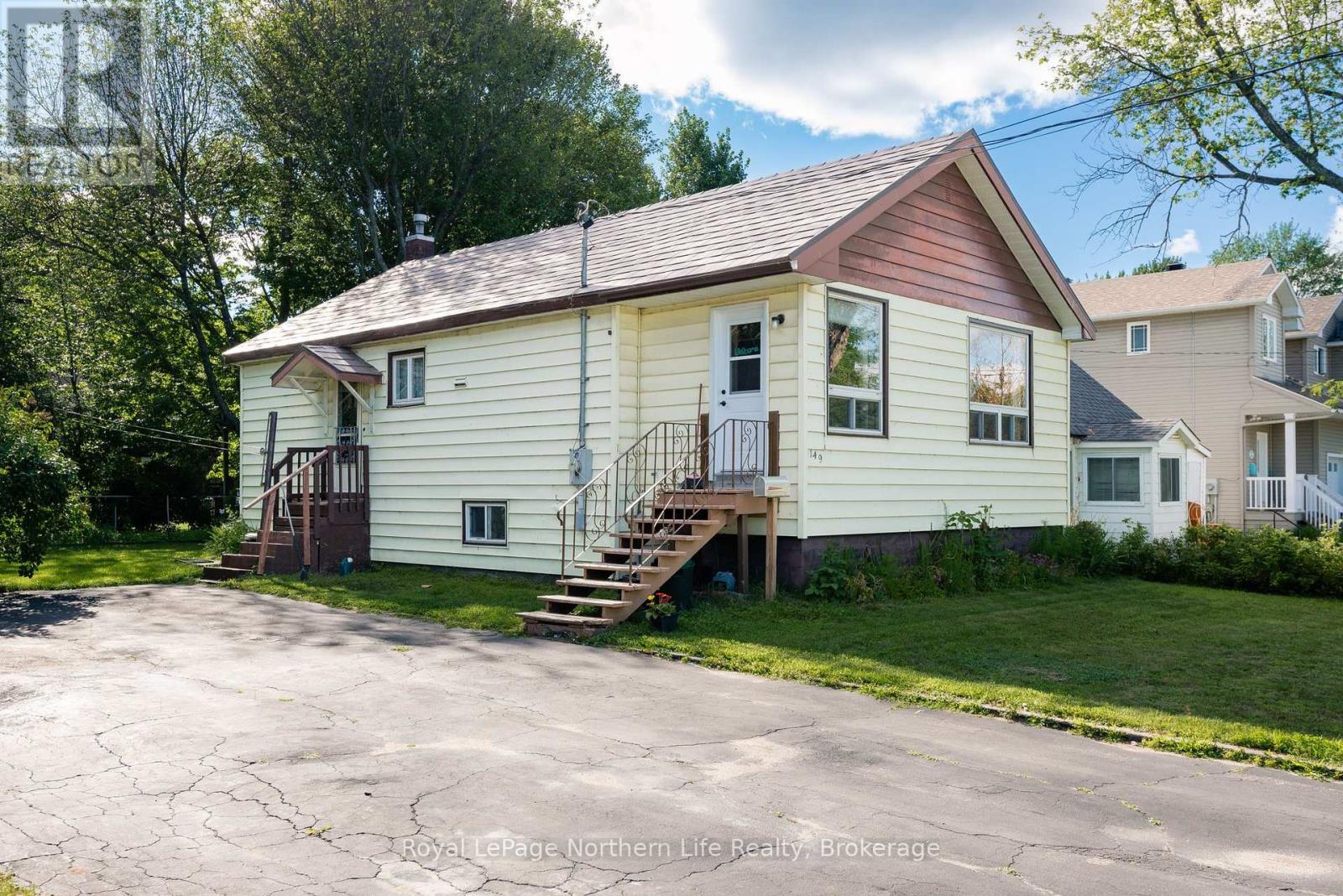 Property Photo: 149 Whitney Avenue ON P1A 1Z1