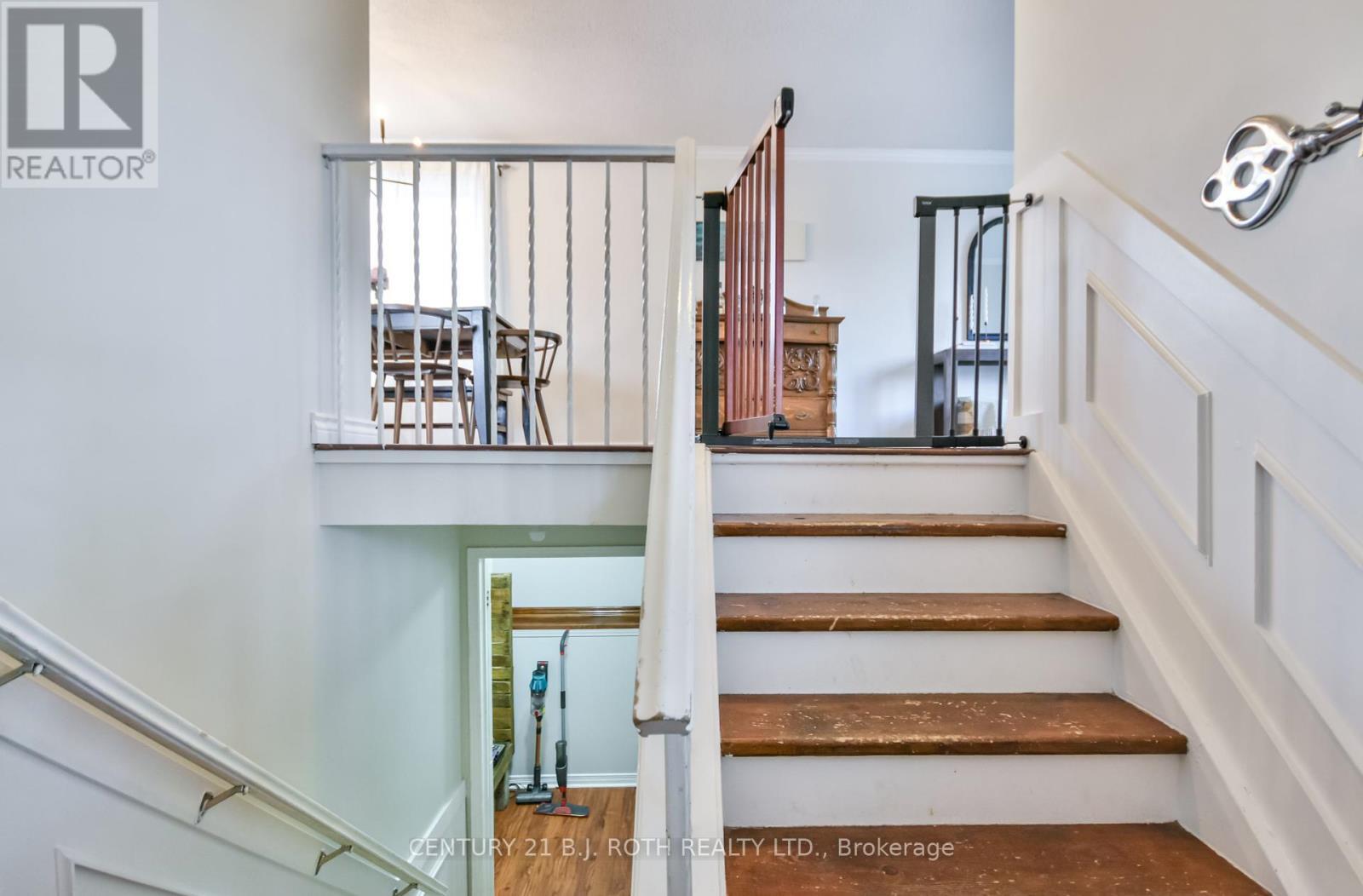 Photo de la propriété:  57 D'Ambrosio Drive  ON L4N 6V4 