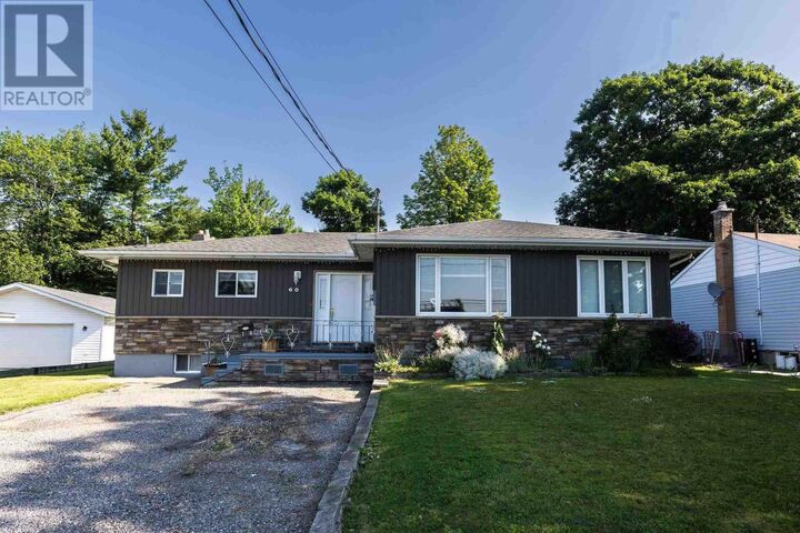 Photo de la propriété: 60 Tilley Rd ON P6B 3Y6