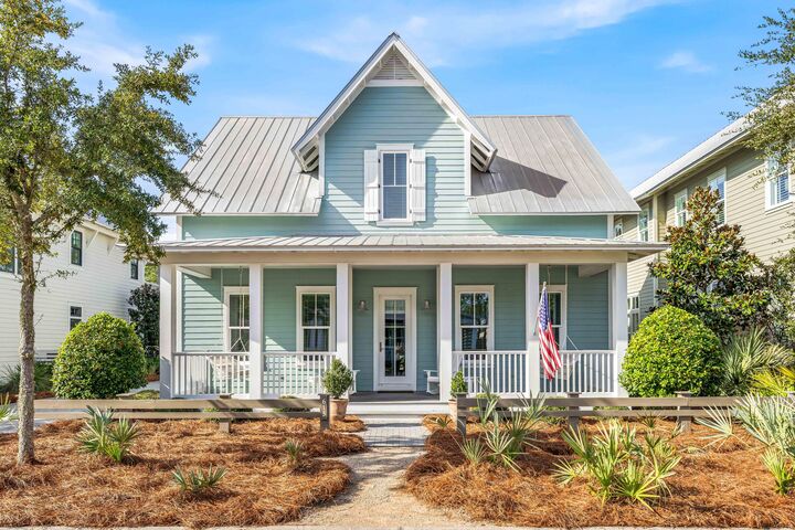 Property Photo: 615 E Royal Fern Way FL 32459