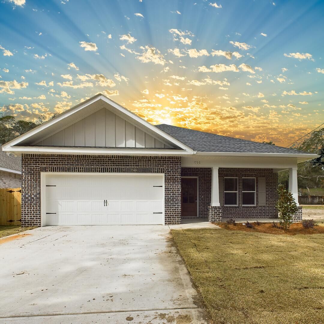 Property Photo:  1768 B Sycamore Avenue  FL 32578 