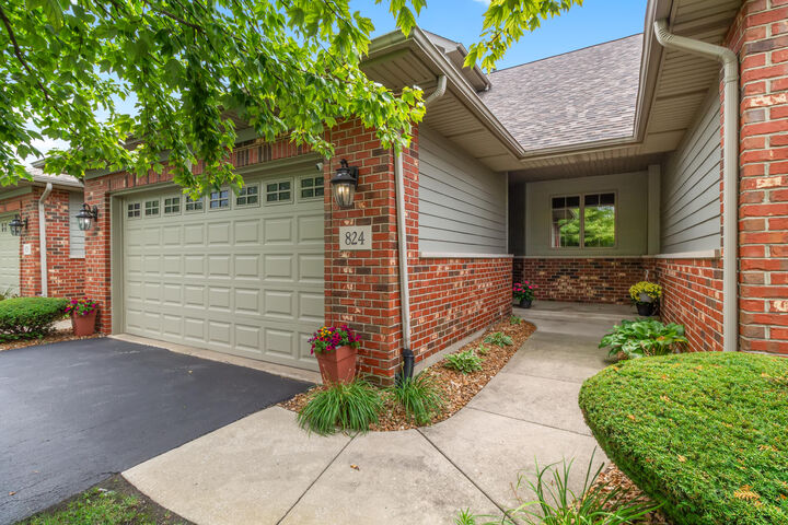 Property Photo:  824 Boxwood Drive  IN 46321 