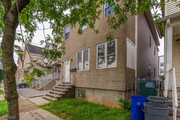 Property Photo:  708 S Park St  NJ 07201 