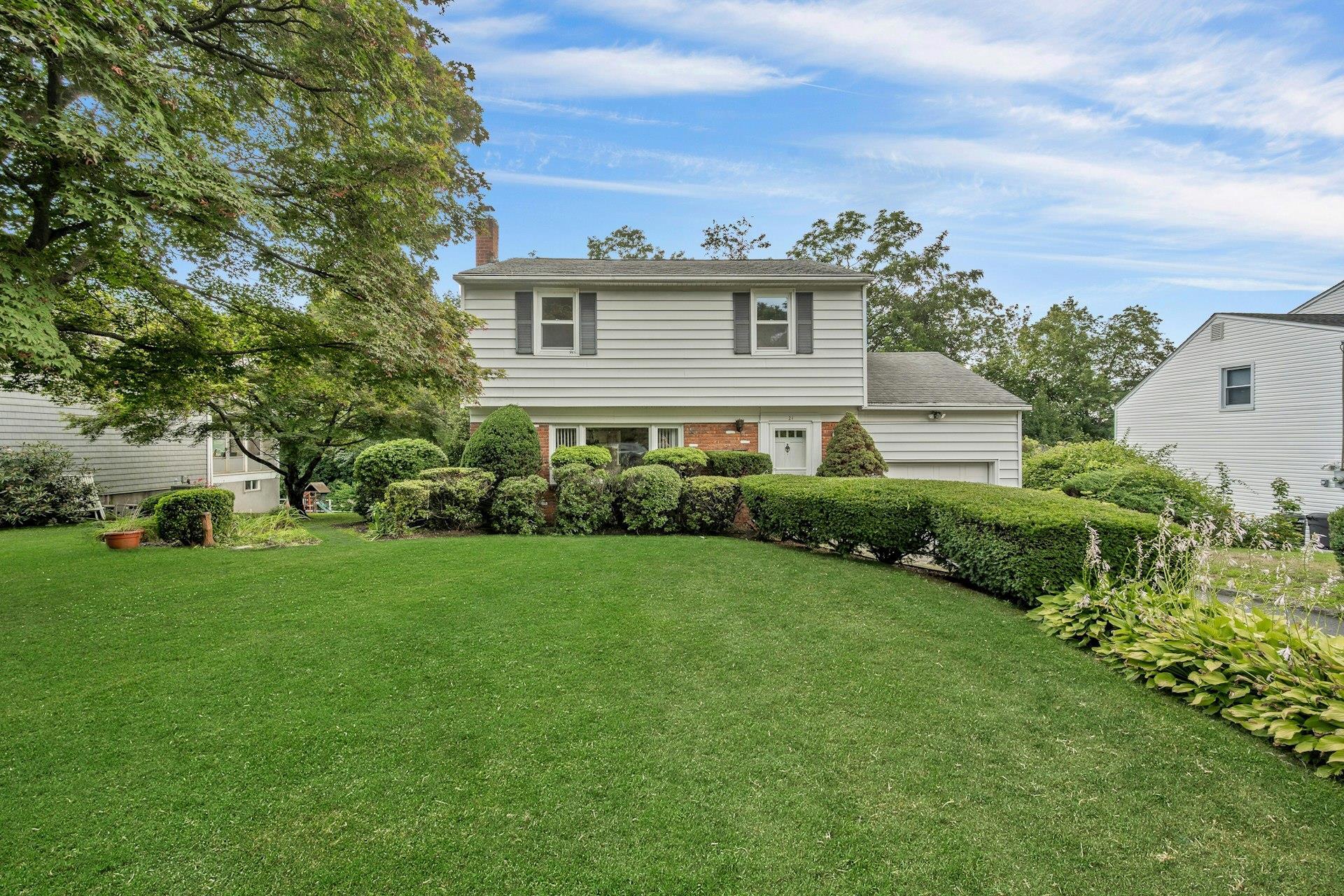 Property Photo:  21 Pamela Lane  NY 10595 