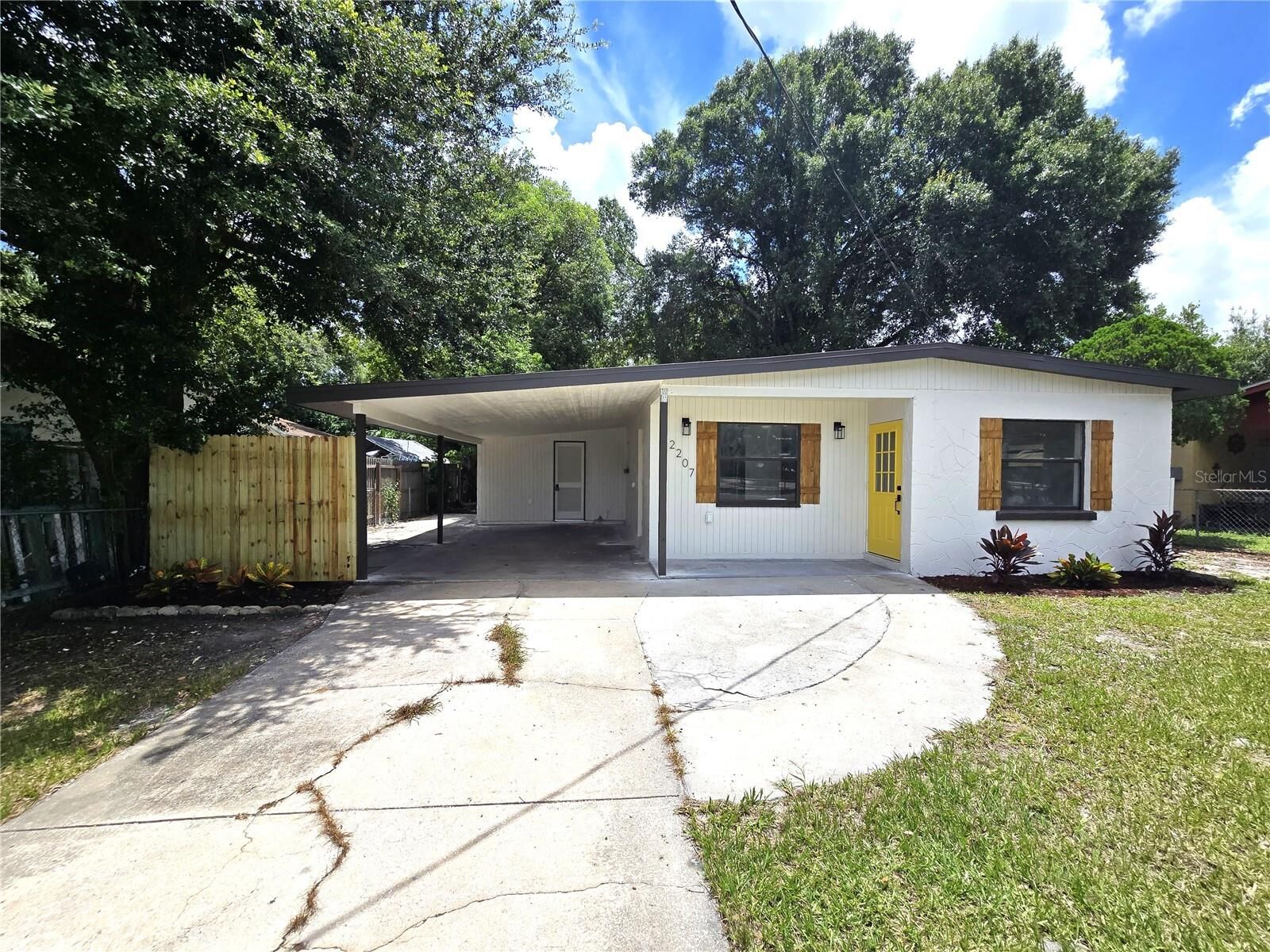 Property Photo: 2207 N Florida Avenue FL 33805