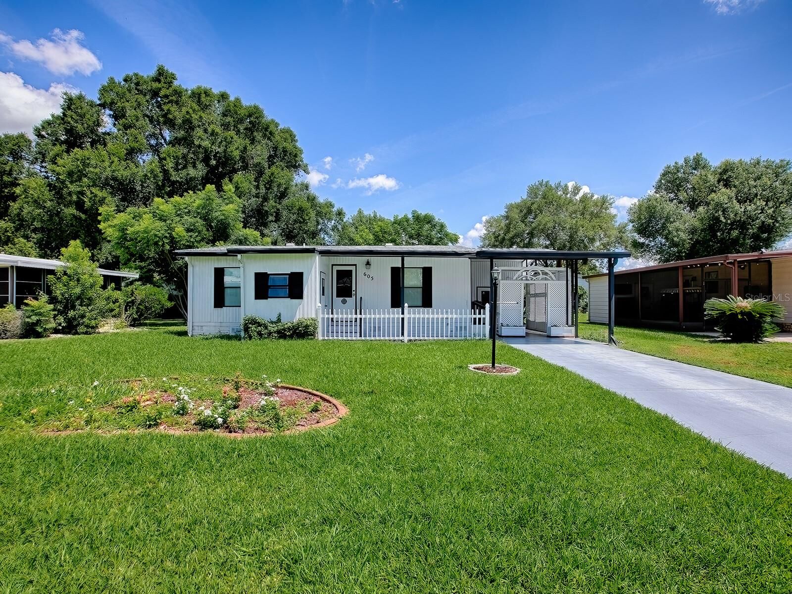 Property Photo:  605 Jason Drive  FL 32159 