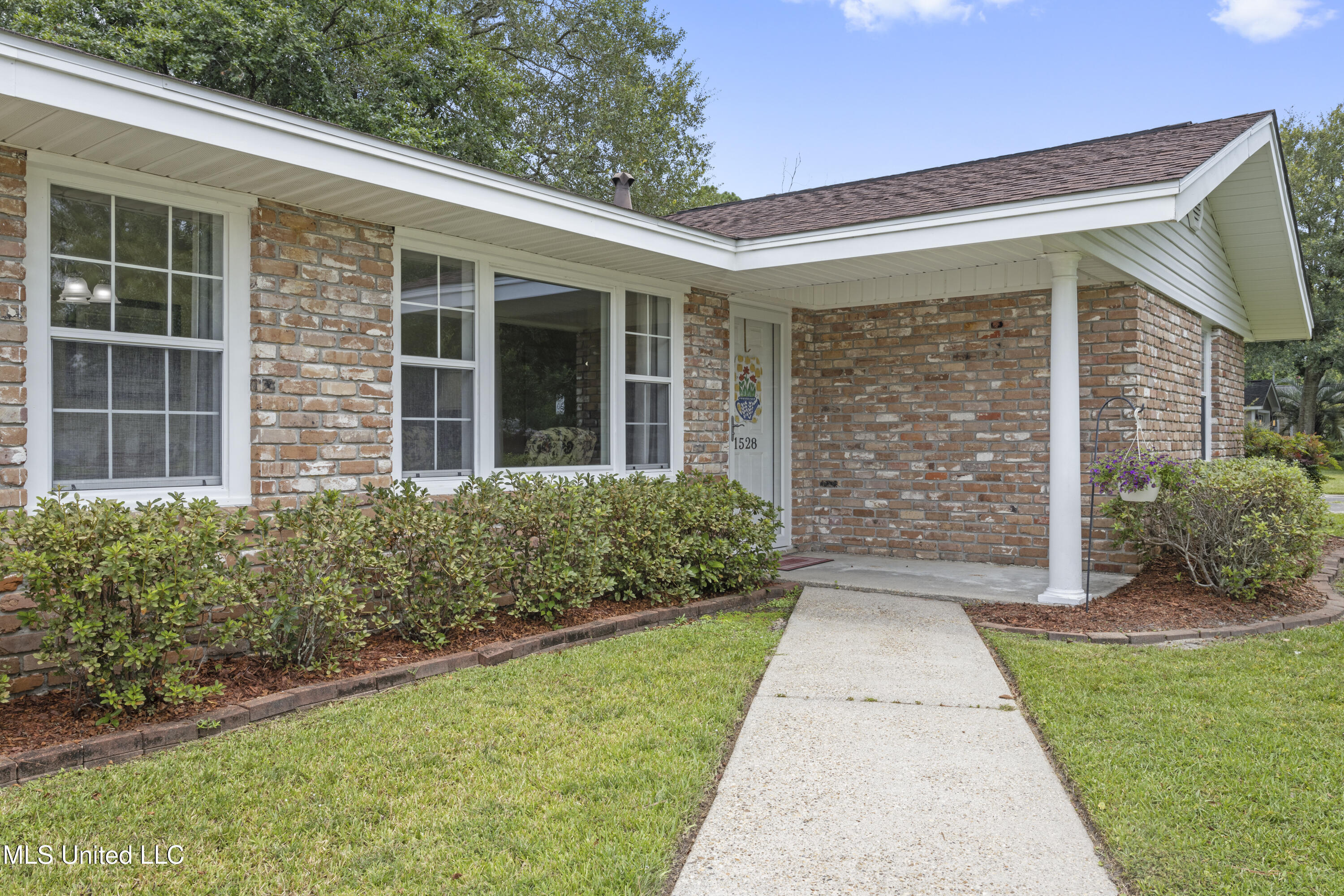 Property Photo: 1528 Courthouse Road MS 39507