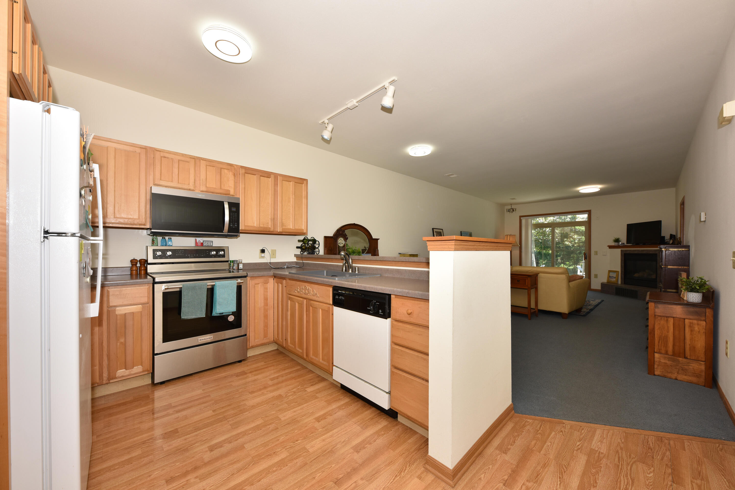 Property Photo:  2111 Pine Ridge Ct G  WI 53024 