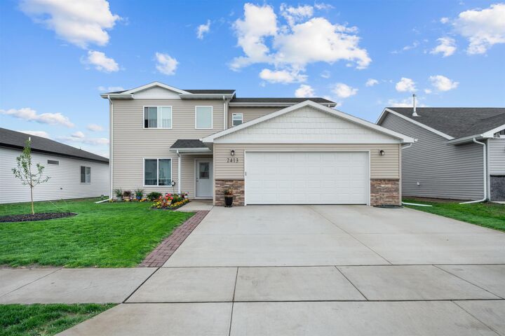 2413 Ivory St NW  Minot ND 58703 photo